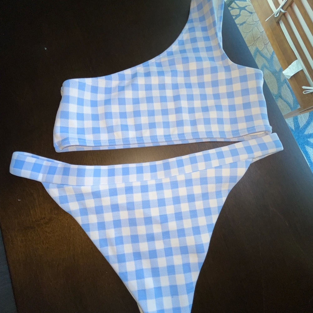 Never worn Frankies Bikini Set